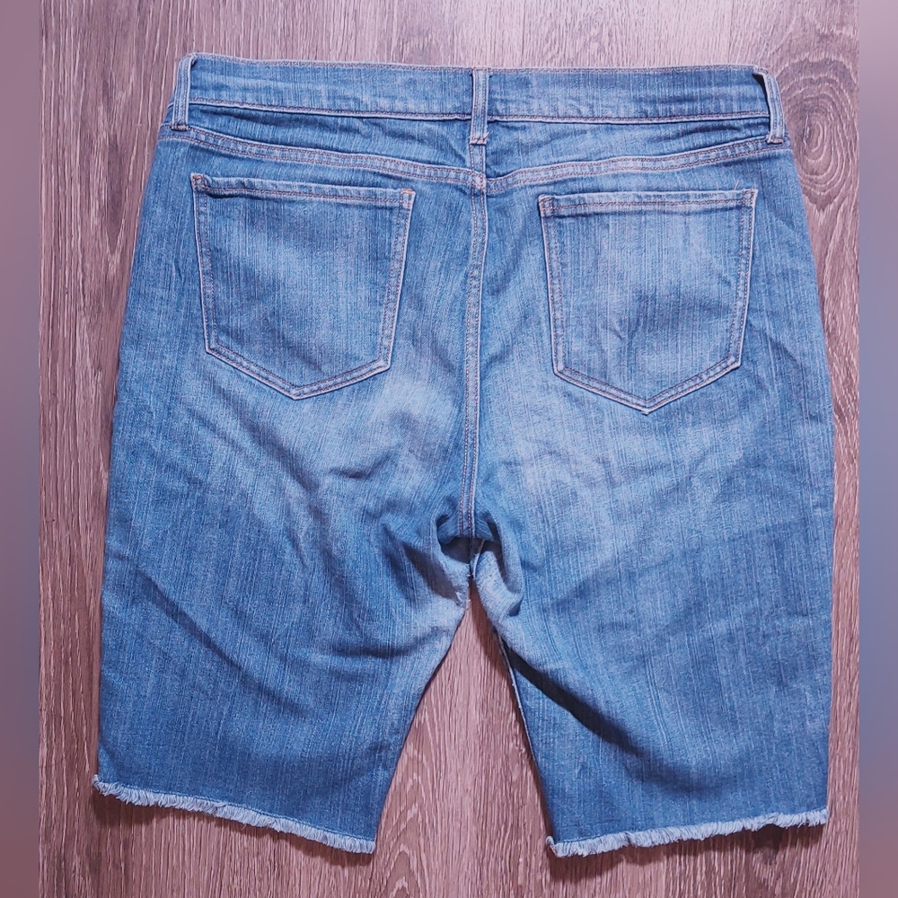 Old Navy Sweetheart Denim Jean Shorts Size 12 Raw Hem Distressed Casual Stretch - Picture 6 of 7